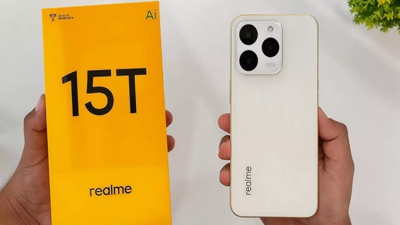 Realme 15T: 7000mAh बैटरी और प्रीमियम डिज़ाइन के साथ एक नया स्मार्टफोन, जानिए भारत में इसकी कीमत