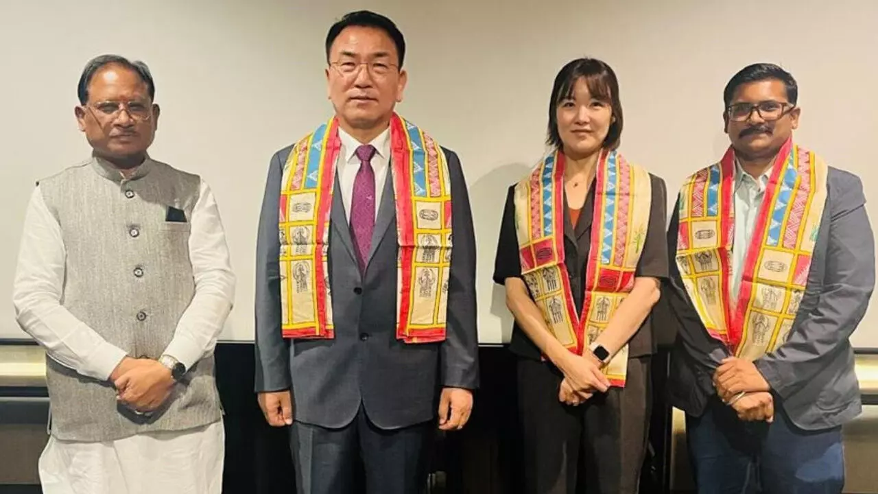 CG News: मुख्यमंत्री विष्णुदेव साय ने दक्षिण कोरिया प्रवास में ModernTech Corp. और UNECORAIL को छत्तीसगढ़ में निवेश व सहयोग के लिए किया आमंत्रित