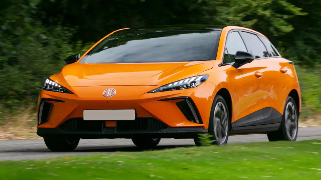 MG4 EV लॉन्च: 537 किमी की रेंज और Oppo स्मार्ट कॉकपिट के साथ, जानिए भारत में कब होगा लॉन्च और क्या होगी कीमत