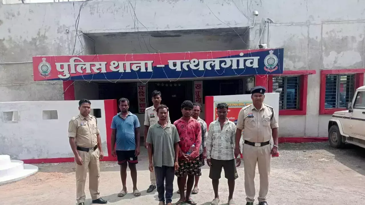 CG Crime News: गौ वंश काटकर खाने वाले पांच आरोपी... ... CG Top News 29 August: छत्तीसगढ़ की टॉप ताज़ा खबरें, राजनीति से अपराध तक, पढ़ें छत्तीसगढ़ की हर बड़ी अपडेट