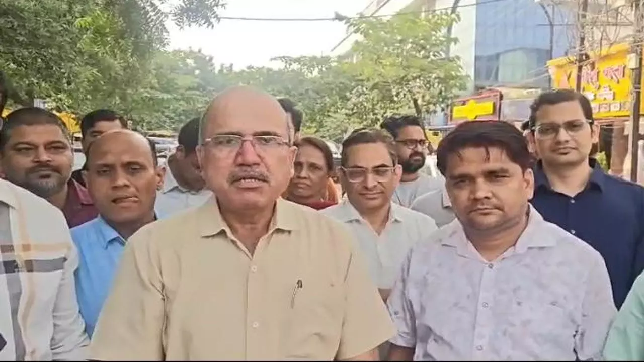 CG Ayushman Yojana News: अस्पताल करेंगे आयुष्मान योजना को 5 दिनों के लिए बन्द, एएचपीआई ने कहा-सभी अस्पतालों को लंबित भुगतान किए जाएं... CG Ayushman Yojana News: अस्पताल करेंगे आयुष्मान योजना को 5 दिनों के लिए बन्द, एएचपीआई ने कहा-सभी अस्पतालों को लंबित भुगतान किए जाएं...