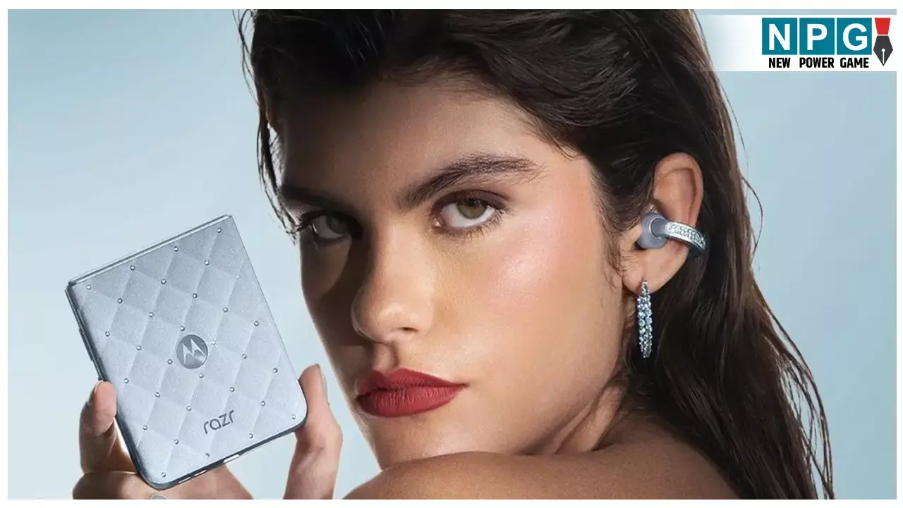 Motorola Razr 60 Brilliant Collection Launch: 35 असली Swarovski क्रिस्टल जड़ा हुआ फोन; साथ ही मिलेगा वायरलेस ईयरबड्स और भी बहुत कुछ। जानिए कीमत।