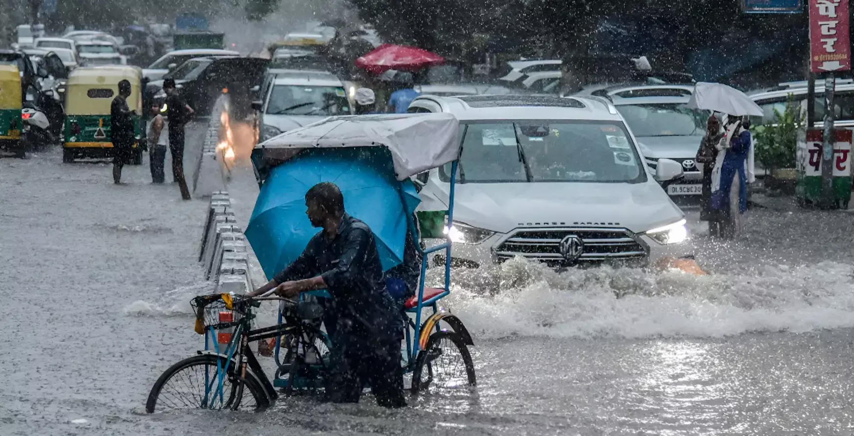 Kaisa Rahega Aaj Ka Mausam: अगले 3 दिन कहर बनकर टूटेगी बारिश! हिमाचल-उत्तराखंड समेत देश के इन 10 राज्यों में रेड अलर्ट जारी, जानिए अपने अपने स्टेट के मौसम का हाल
