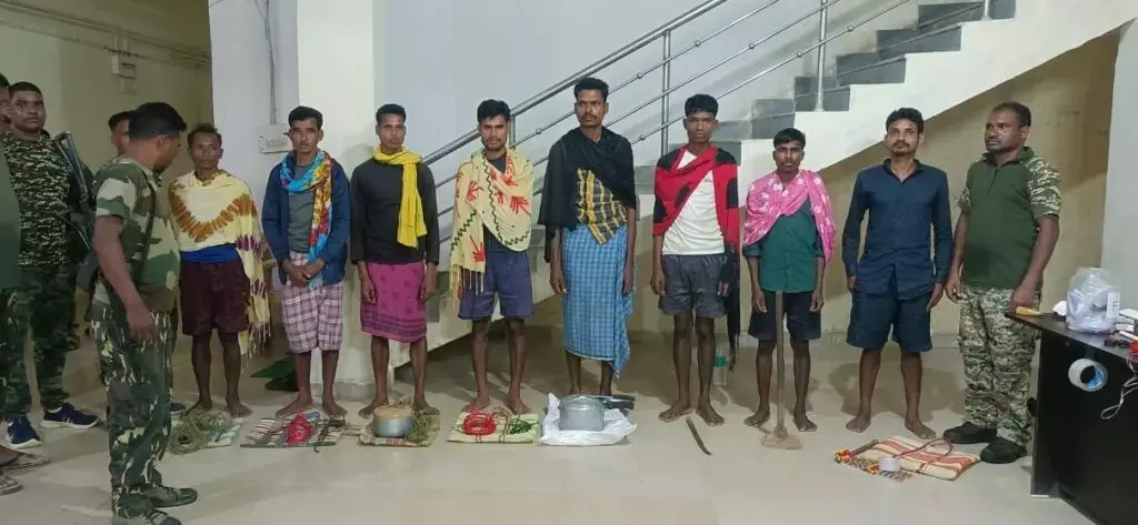 बीजापुर में सुरक्षाबलों की बड़ी कार्रवाई: 16 कुख्यात नक्सली गिरफ्तार; भारी मात्रा में विस्फोटक और नक्सल सामग्री बरामद