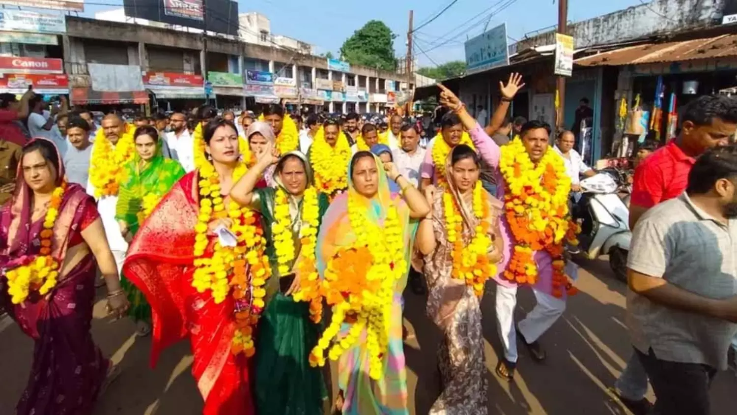 शिवपुरी नगर पालिका में सियासी बवाल: 18 पार्षदों के इस्तीफे नामंजूर, नपा अध्यक्ष पर खतरा बरकरार