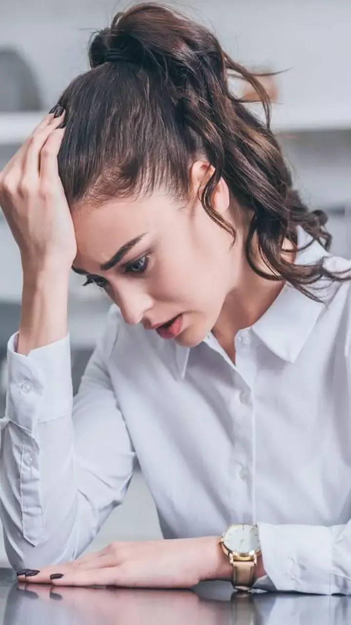 Low BP Treatment At Home: अचानक बीपी लो हो जाये तो घबराएं नहीं, तुरंत अपनाएं ये टिप्स