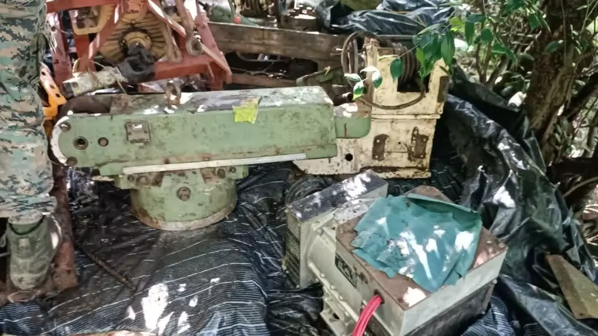 Bijapur News : सुरक्षा बलों को मिली बड़ी सफलता... भारी मात्रा में Naxalite dump बरामद