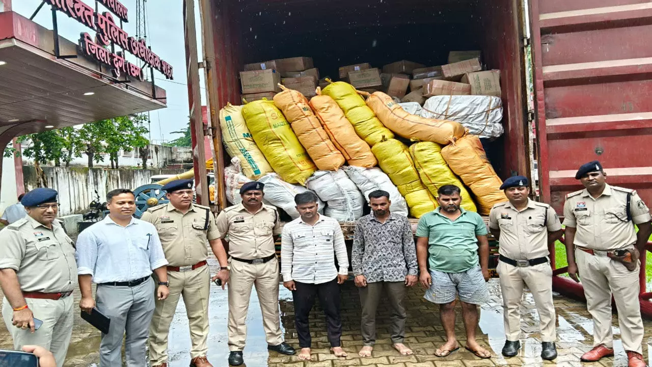 Durg News: 60 लाख का गांजा पकड़ाया, एक बोरी पर तय था 5000, ओड़िसा से नागपुर ले जाने के दौरान पुलिस ने पकड़ा...