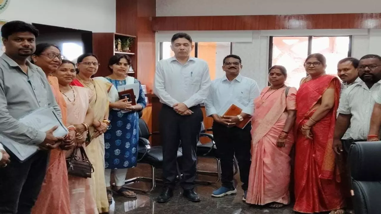 CG News: मितानिनों का आंदोलन स्थगित, स्वास्थ्य सचिव अमित कटारिया से बातचीत के बाद लिया फैसला...