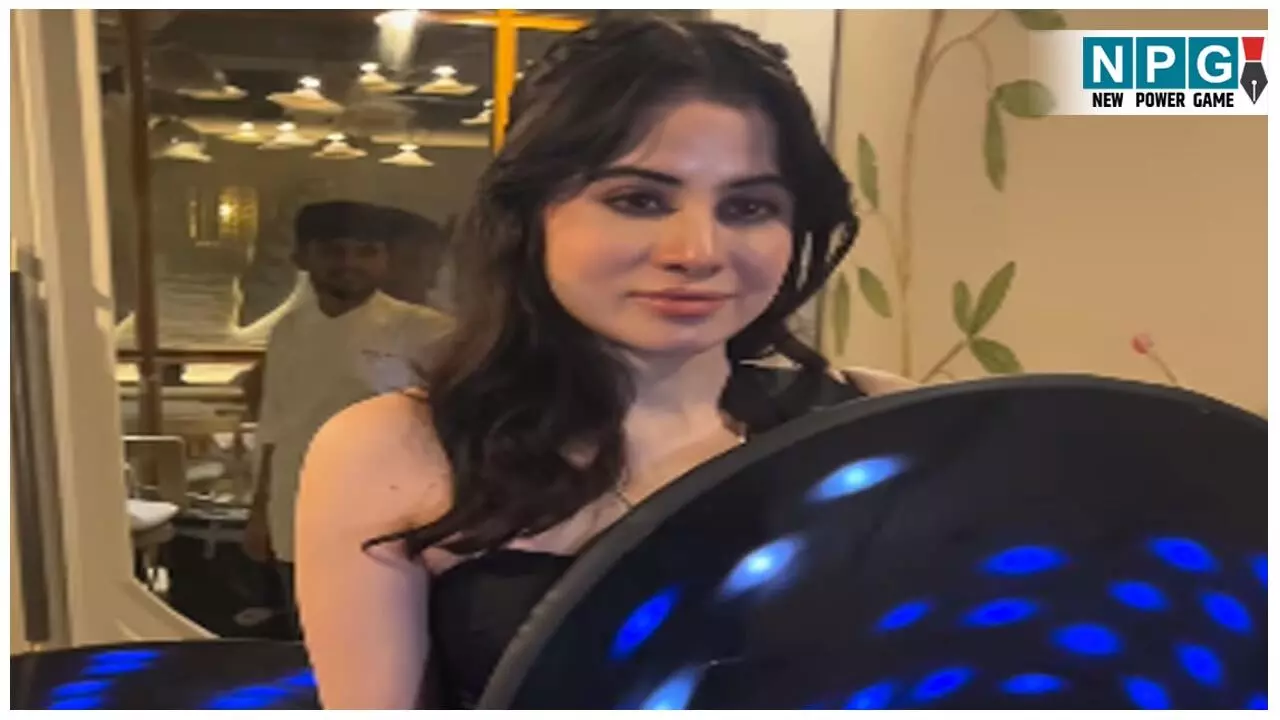 Urfi Javed New Look: OMG! उर्फी ने अब बनाया ऐसा डिस्को वाला आउटफिट, VIDEO देख लोग बोले-अरे, कुछ तो...