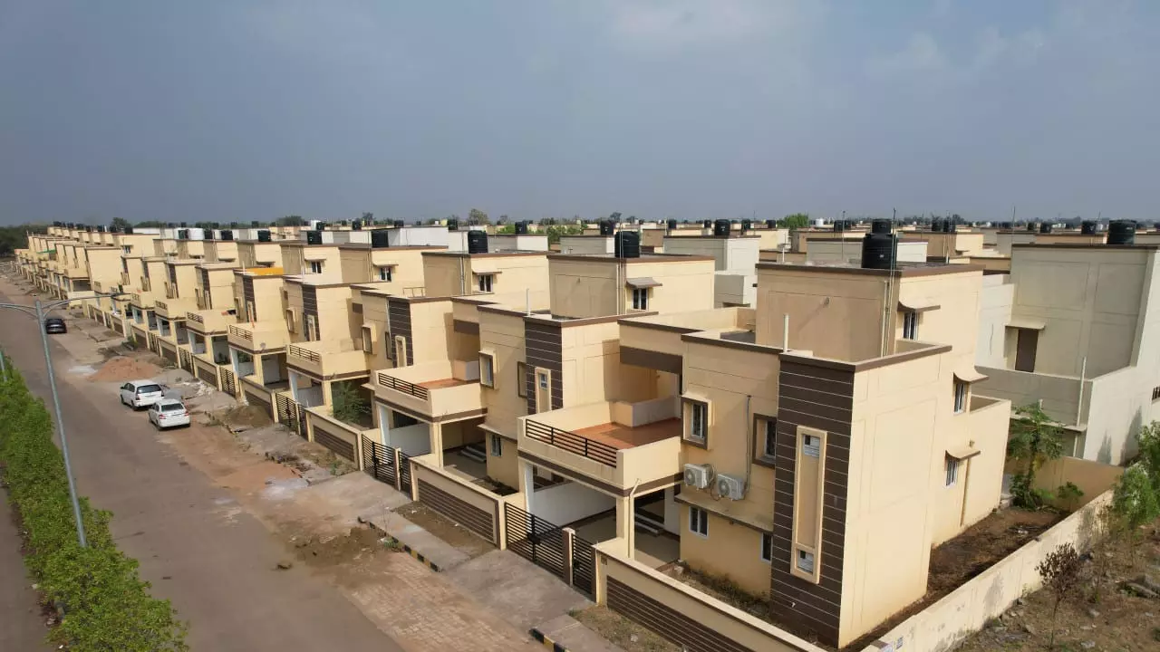 CG News: छत्तीसगढ़ गृह निर्माण मंडल ने रचा कीर्तिमान, वन टाइम सेटलमेंट योजना-2 बनी गेम चेंजर, पिछले 6 माह में 2230 संपत्तियों की बिक्री