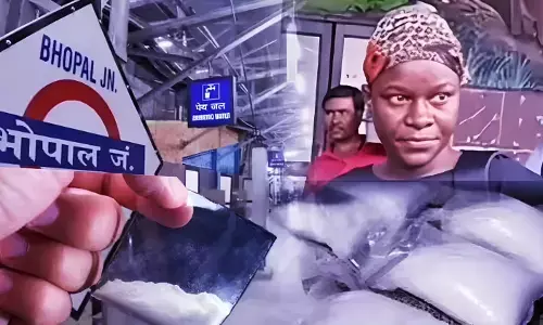 विदेशी महिला ड्रग तस्कर का चौंकाने वाला खुलासा: मुंबई के इंटरनेशनल गैंग से जुड़े तार, 2 करोड़ की ड्रग्स के साथ गिरफ्तार