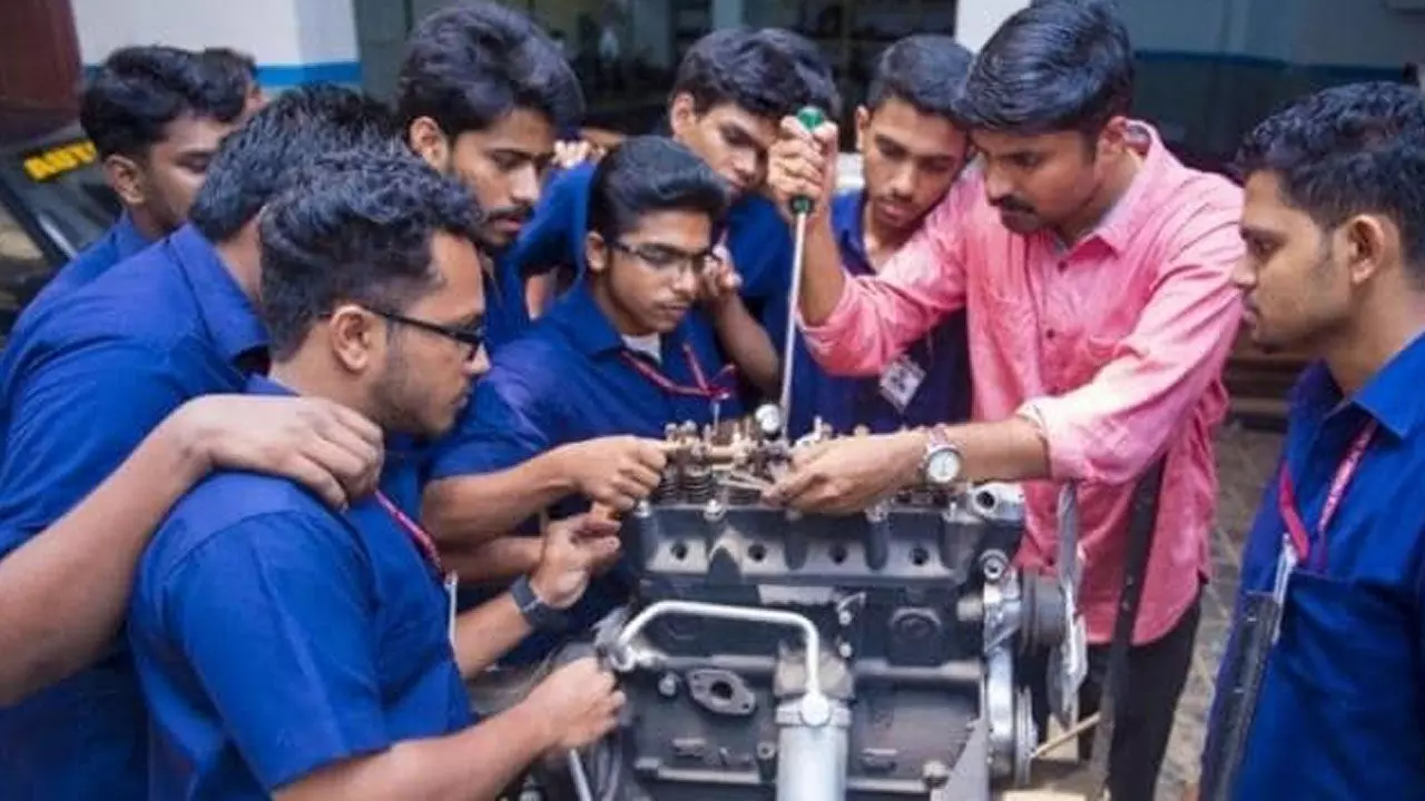 CG ITI Admission: आईटीआई में प्रवेश, 21 सितंबर तक होगा पंजीयन, सातवें-आठवें चरण की कांउसलिंग का शेड्यूल जारी...पहले आवेदन करने वालों को भी फिर से करना होगा संस्था का चयन