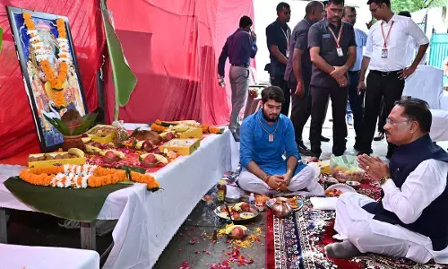 CG News: CM विष्णुदेव ने मुख्यमंत्री निवास में भगवान विश्वकर्मा जयंती पर की पूजा अर्चना...