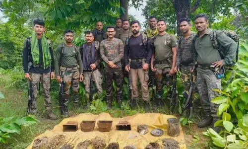 सुरक्षाबलों को एक और बड़ी सफलता: दो कुख्यात महिला नक्सली ढेर, भारी मात्रा में नक्सल सामग्री और हथियार बरामद