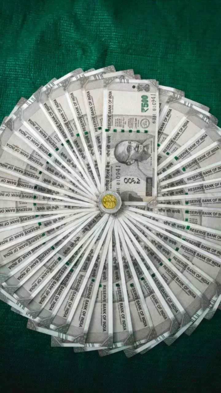 DA Hike: सरकारी कर्मचारियों के लिए खुशखबरी! दिवाली से पहले DA Hike का तोहफा! इतनी बढ़ जाएगी सैलरी