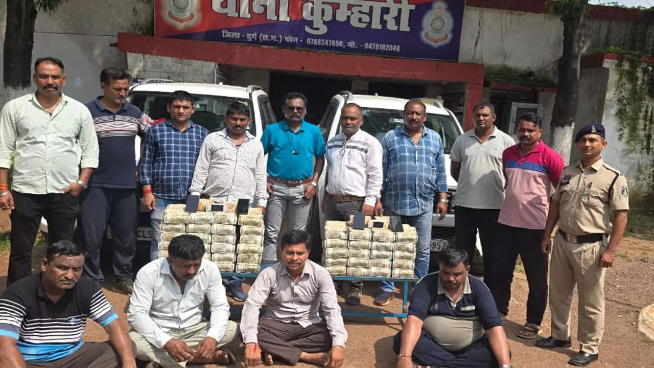 Durg News: रूपये से भरी दो स्काॅर्पियो पकड़ाई, गाड़ी के गुप्त चेंबर के अंदर था 6.60 करोड़, पुलिस ने आयकर विभाग को दी सूचना...