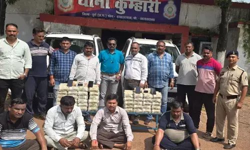 Durg News: रूपये से भरी दो स्काॅर्पियो पकड़ाई, गाड़ी के गुप्त चेंबर के अंदर था 6.60 करोड़, पुलिस ने आयकर विभाग को दी सूचना...