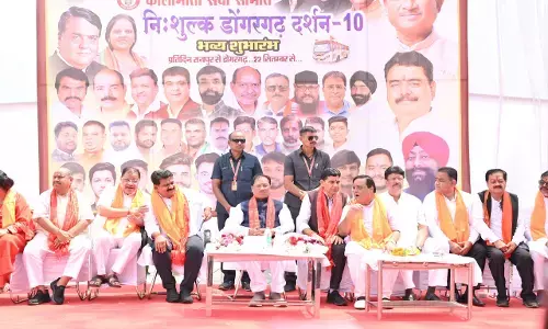 CG News: नवरात्र में श्रद्धालुओं को सौगात, नि:शुल्क बस सेवा शुरू, CM विष्णुदेव ने 4 बसों को दिखाई हरी झंडी, दो सौ श्रद्धालु बम्लेश्वरी दर्शन के लिए रवाना