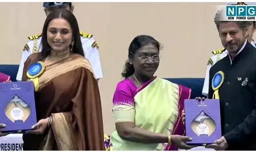 71st National Film Awards 2025: शाहरुख खान और रानी मुखर्जी को मिला पहला नेशनल अवॉर्ड, राष्ट्रपति द्रौपदी मुर्मू ने किया फिल्मी सितारों का सम्मानित...
