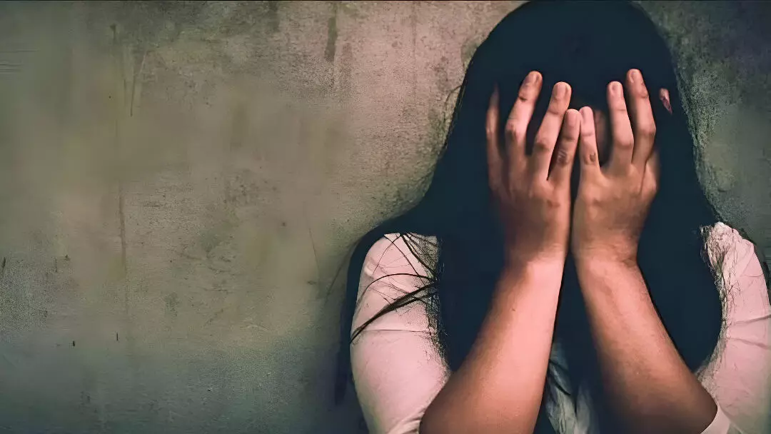 UP Crime: नाबालिग का मुंह दबाकर ट्रक में ले गया ड्राइवर, सड़क किनारे की दरिंदगी, POCSO एक्ट में केस दर्ज