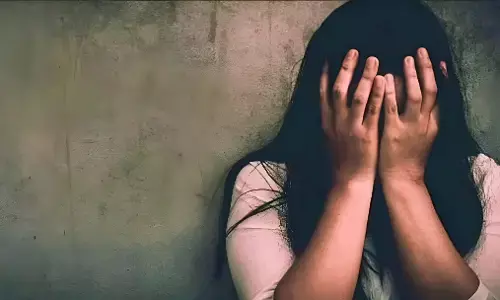 UP Crime: नाबालिग का मुंह दबाकर ट्रक में ले गया ड्राइवर, सड़क किनारे की दरिंदगी, POCSO एक्ट में केस दर्ज