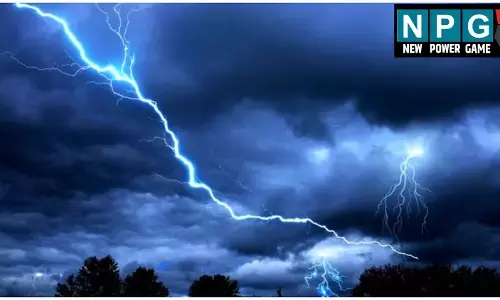 क्या आपने कभी सोचा है? आखिर आसमान से क्यों चमकती है बिजली; जानिए क्या है इसके पीछे का साइंस..