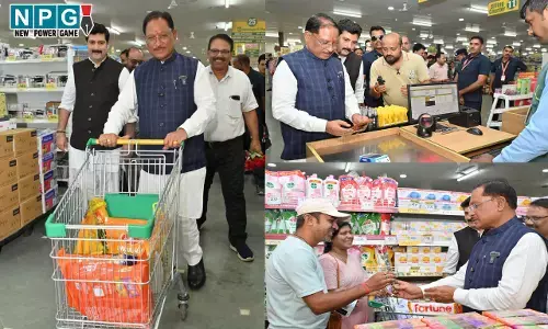 CG News: जब CM विष्णुदेव ग्राहक बनकर अचानक पहुंचे मार्ट, मुख्यमंत्री को देख लोग हुए हैरान, बोले-कम कीमत में लिया ज्यादा सामान...