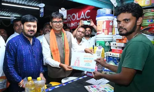 CG News: वित्त मंत्री ओपी चौधरी ने राजधानी के बाजारों का किया दौरा, बोले-जीएसटी सुधारों से मजबूत होगी अर्थव्यवस्था और बढ़ेगा विश्वास...