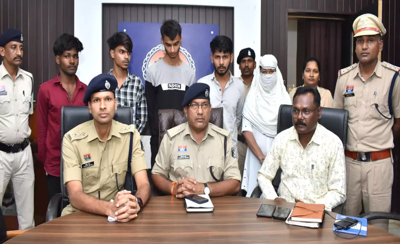 Durg मर्डर खुलासा: जॉब लगाने के नाम पर लिए लाखों रुपये, फिर भी नहीं मिली नौकरी, महिला ने पुलिस शिकायत की दी धमकी तो आरोपियों ने 1 लाख की सुपारी देकर मरवा दिया...