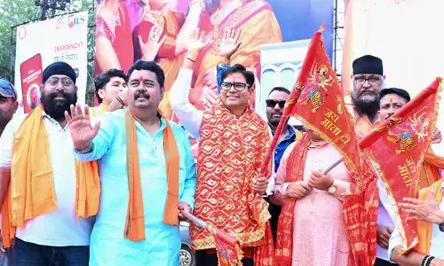 CG News: वित्त मंत्री ओपी चौधरी ने महाकाली मंदिर में की पूजा-अर्चना, श्रद्धालुओं के बस को डोंगरगढ़ दर्शन के लिए किया रवाना...