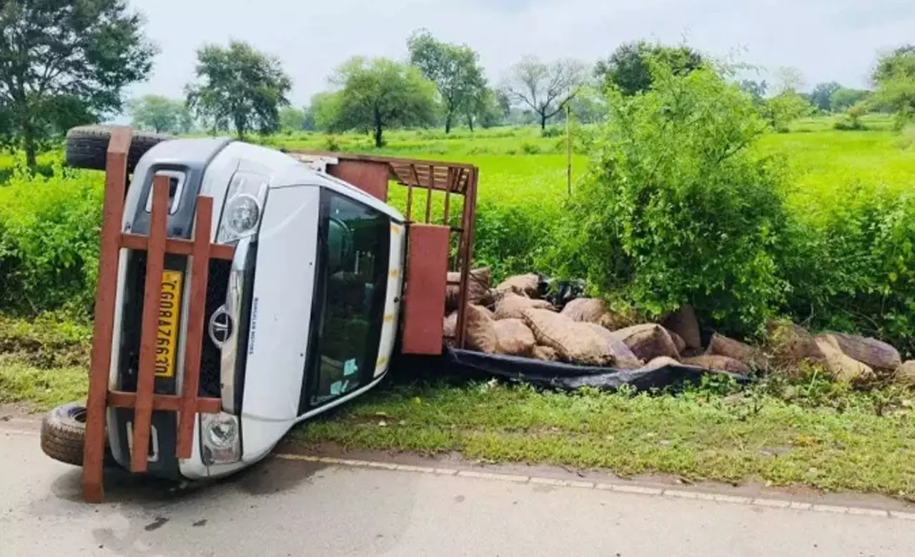 CG Dongargarh Accident: डोंगरगढ़ से लौट रहे दो युवकों की दर्दनाक मौत, 6 दोस्त गये थे मां बम्लेश्वरी के दर्शन करने...