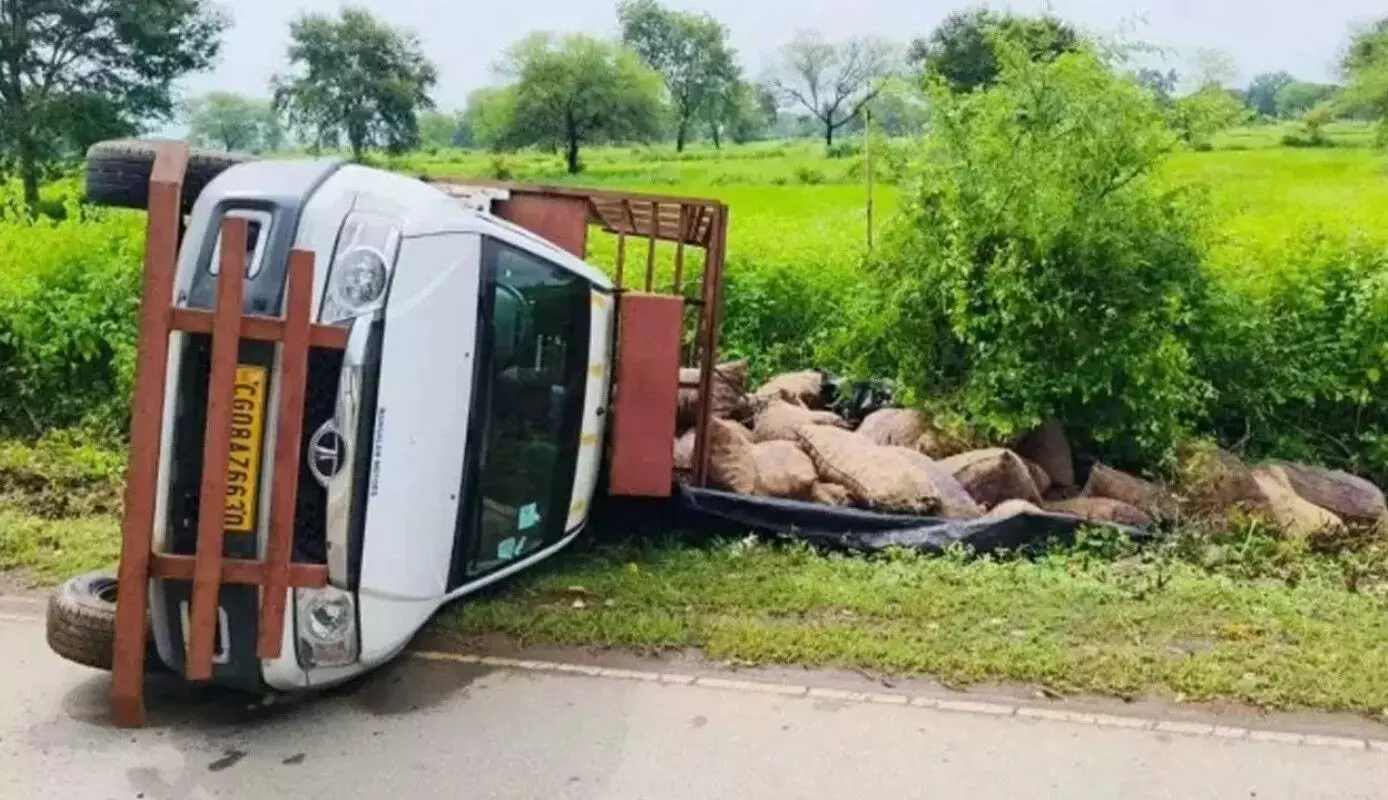 CG Dongargarh Accident: डोंगरगढ़ से लौट रहे दो... ... CG Top News Live: PM मोदी ने किया IIT भिलाई फेस-2 का शिलान्यास, इलाज न मिलने पर गर्भवती की मौत, पढ़ें CG Top News सबसे तेज़