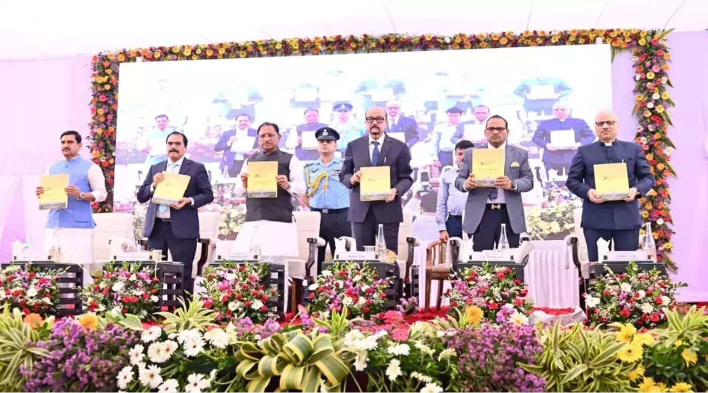 CG News: छत्तीसगढ़ हाईकोर्ट का रजत जयंती समारोह, CM... ... CG Top News Live: PM मोदी ने किया IIT भिलाई फेस-2 का शिलान्यास, इलाज न मिलने पर गर्भवती की मौत, पढ़ें CG Top News सबसे तेज़