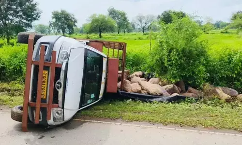 CG Dongargarh Accident: डोंगरगढ़ से लौट रहे दो युवकों की दर्दनाक मौत, 6 दोस्त गये थे मां बम्लेश्वरी के दर्शन करने...