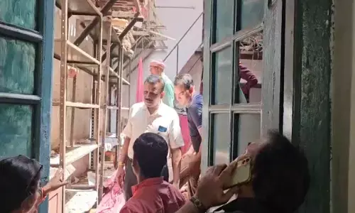 Raipur News: कलेक्ट्रेट परिसर में बड़ा हादसा, भरभराकर गिरी छत...