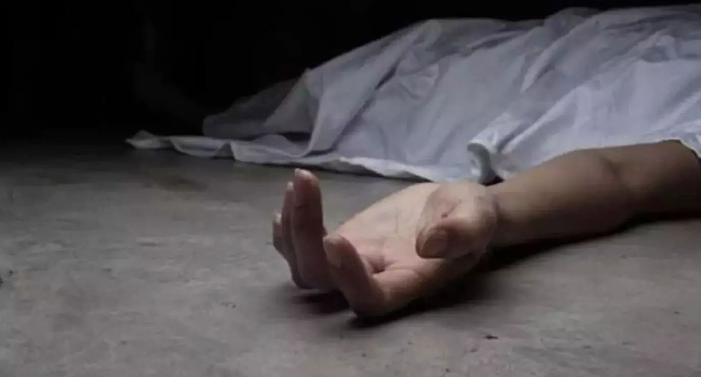 CG Crime News: संदिग्ध परिस्थितियों में 11वीं के... ... CG Top News Live: छत्तीसगढ़ में आज से दशहरे की छुट्टी शुरू, शादीशुदा युवक ने कुंवारा बताकर की दूसरी शादी, पढ़ें CG Top News सबसे तेज़