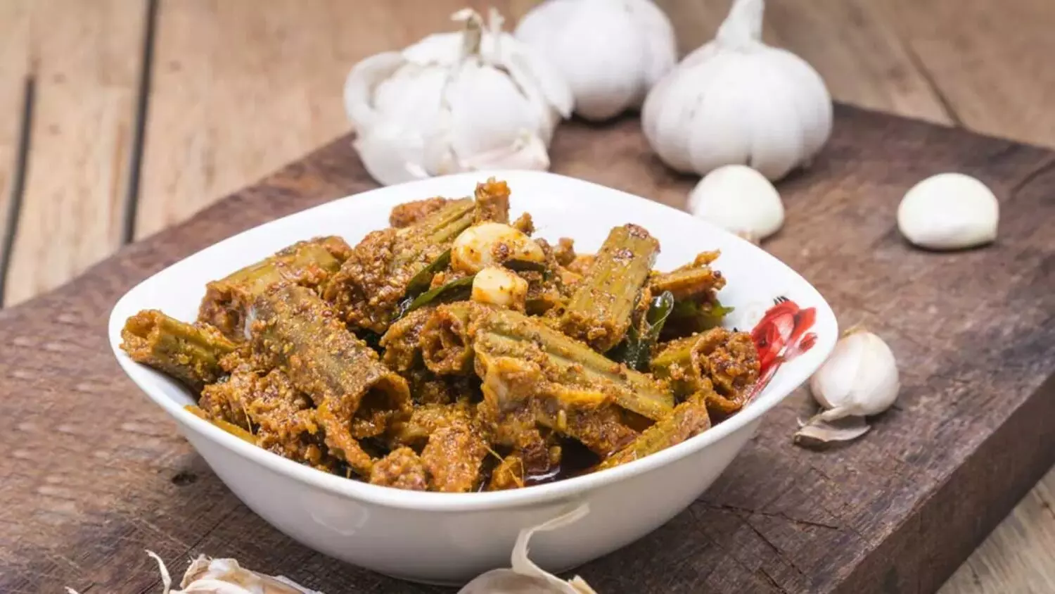 स्वाद और सेहत का जबरदस्त मेल: जानिये बारिश के मौसम में कैसे बनाये सहजन की फली का अचार, देखें ये ख़ास रेसिपी