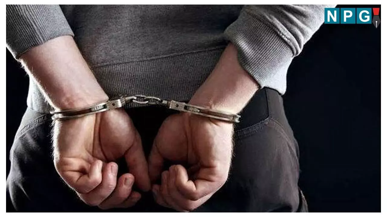 CG Crime News: रात के अंधेरे में प्रेमिका से मिलने गए प्रेमी की पिटाई, कपड़े उतारकर लाठी डंडे से मारा, 2 आरोपी गिरफ्तार