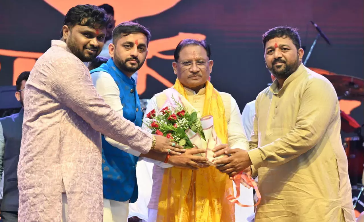 CM Vishnudeo Sai: मुख्यमंत्री विष्णुदेव रायपुर के विभिन्न गरबा महोत्सव में हुए शामिल, मातारानी का दर्शन कर लिया आशीर्वाद, बोले-सद्भावना बढ़ाने का पर्व....