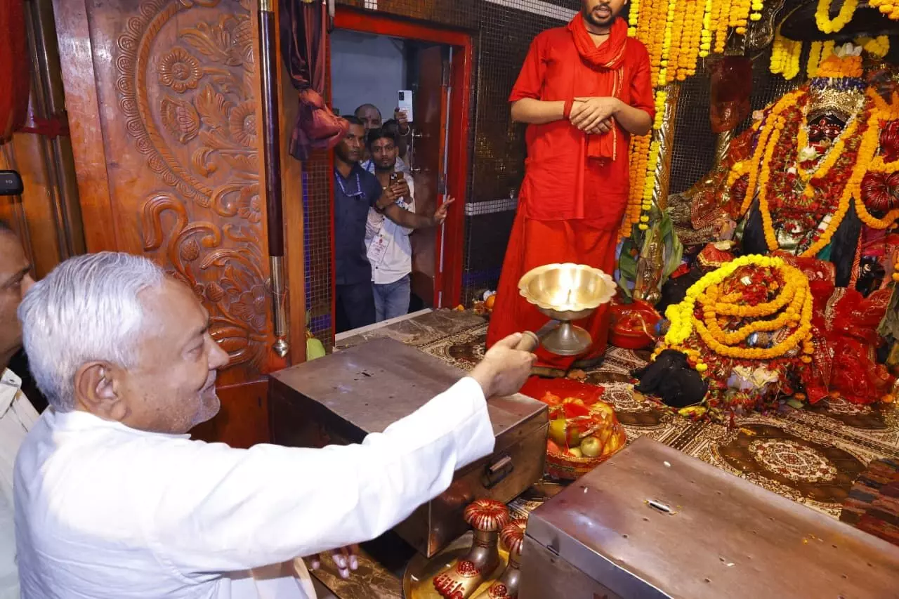 Bihar News :  राज्य के सुख-शांति की कामना लिए मुख्यमंत्री नीतीश कुमार ने की माँ शीतला की आराधना