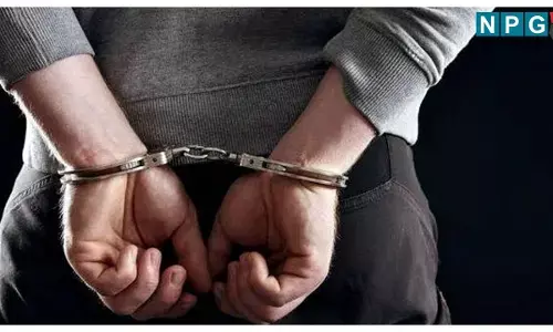 CG Crime News: रात के अंधेरे में प्रेमिका से मिलने गए प्रेमी की पिटाई, कपड़े उतारकर लाठी डंडे से मारा, 2 आरोपी गिरफ्तार