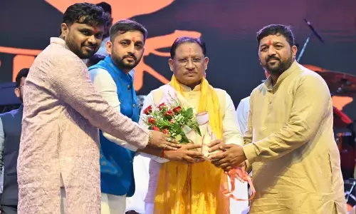 CM Vishnudeo Sai: मुख्यमंत्री विष्णुदेव रायपुर के विभिन्न गरबा महोत्सव में हुए शामिल, मातारानी का दर्शन कर लिया आशीर्वाद, बोले-सद्भावना बढ़ाने का पर्व....