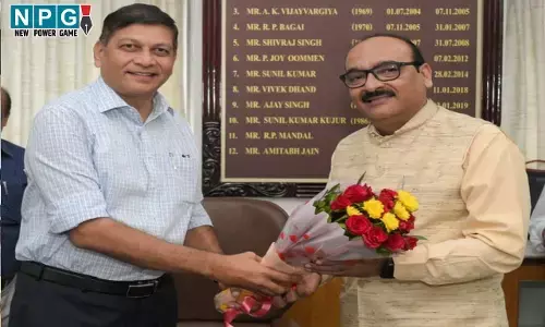 CG Chief Secretary: फोटो में देखिए...नए मुख्य सचिव विकासशील ने कार्यभार संभाला, अमिताभ जैन ने पुष्पगुच्छ से किया स्वागत