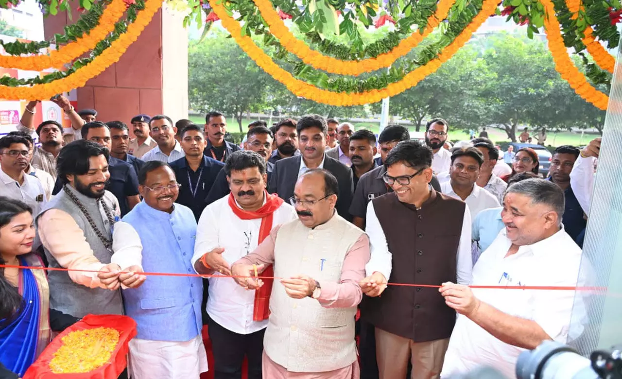 CG News: छत्तीसगढ़ में अब रजिस्ट्री हुई “स्मार्ट”, देश का पहला अत्याधुनिक स्मार्ट पंजीयन कार्यालय शुरू...15 से 20 मिनट में पूरी होगी पंजीकरण प्रक्रिया