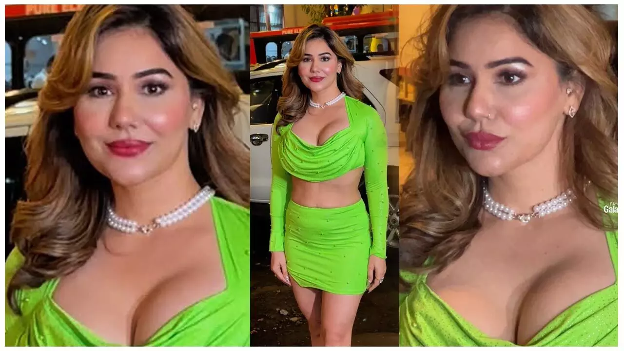 Kangna Sharma Video: एक्ट्रेस कंगना का उड़ा जमकर मजाक! तोते जैसे हरे टॉप-स्कर्ट में देख लोग बोले- आंटी पागल हो...