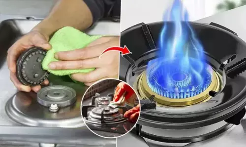 अब किचन में लगाए चार चाँद! मात्र इन 2 देशी नुस्खों से करें अपने गैस बर्नर की सफाई; जो मिनटों में हटाएगा कालापन और दाग