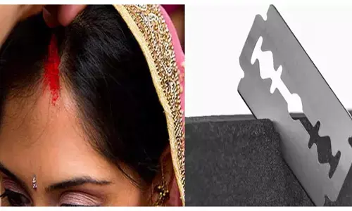 CG Crime News: शक ने बनाया हैवान! छत्तीसगढ़ में पति ने पत्नी को ब्लेड काटा, कैरेक्टर पर करता था शक