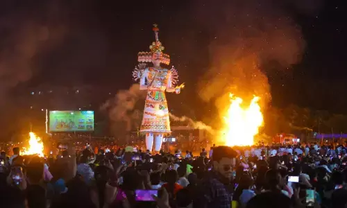 Raipur News: रायपुर के इन जगहों पर होगा रावण पुतला दहन, कार्यक्रम में आने वालों के लिए यातायात पुलिस ने जारी किया पार्किंग प्लान...