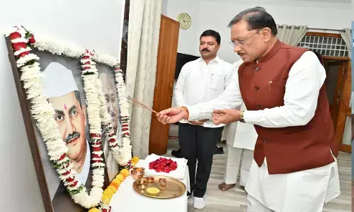 CG News: मुख्यमंत्री विष्णुदेव ने राष्ट्रपिता महात्मा गांधी और पूर्व प्रधानमंत्री लाल बहादुर शास्त्री को उनकी जयंती पर किया नमन